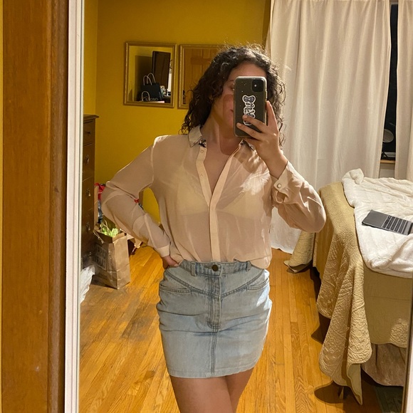 ⭐️SOLD⭐️Sheer Floral Pink Blousse - Picture 2 of 10